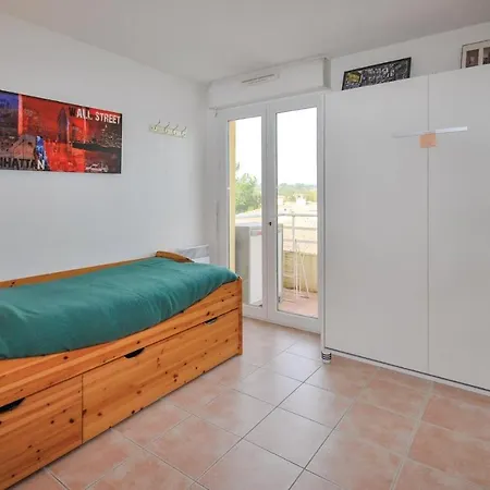 Apartment Gorgeous In Raphael With Kitchen *